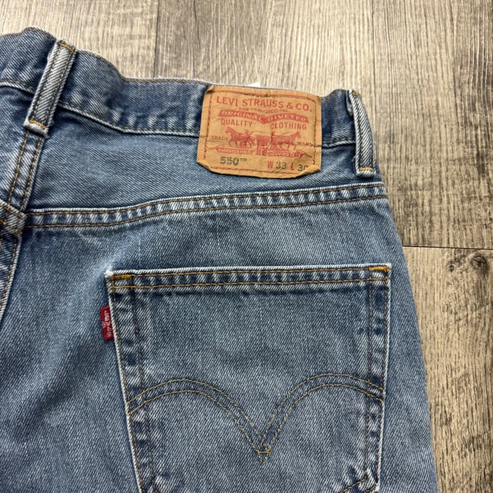 Y2K Levi's 550 Relaxed Fit Denim Jeans Medium Wash 33x29*
